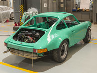 Drive Straat 1974 Porsche 911 Carrera RS Green 9114600994 - Restoration - Assembly